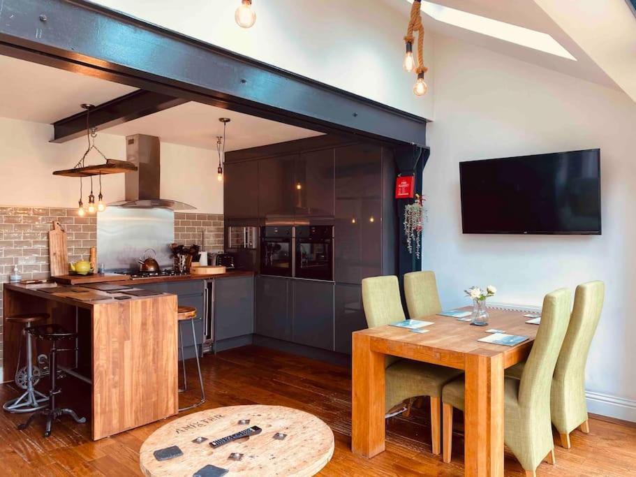 Lovely Semi-Beach 2X Pubs -5 Min Walk-Pets Welcome-Parking-Garden Scalby  Ngoại thất bức ảnh